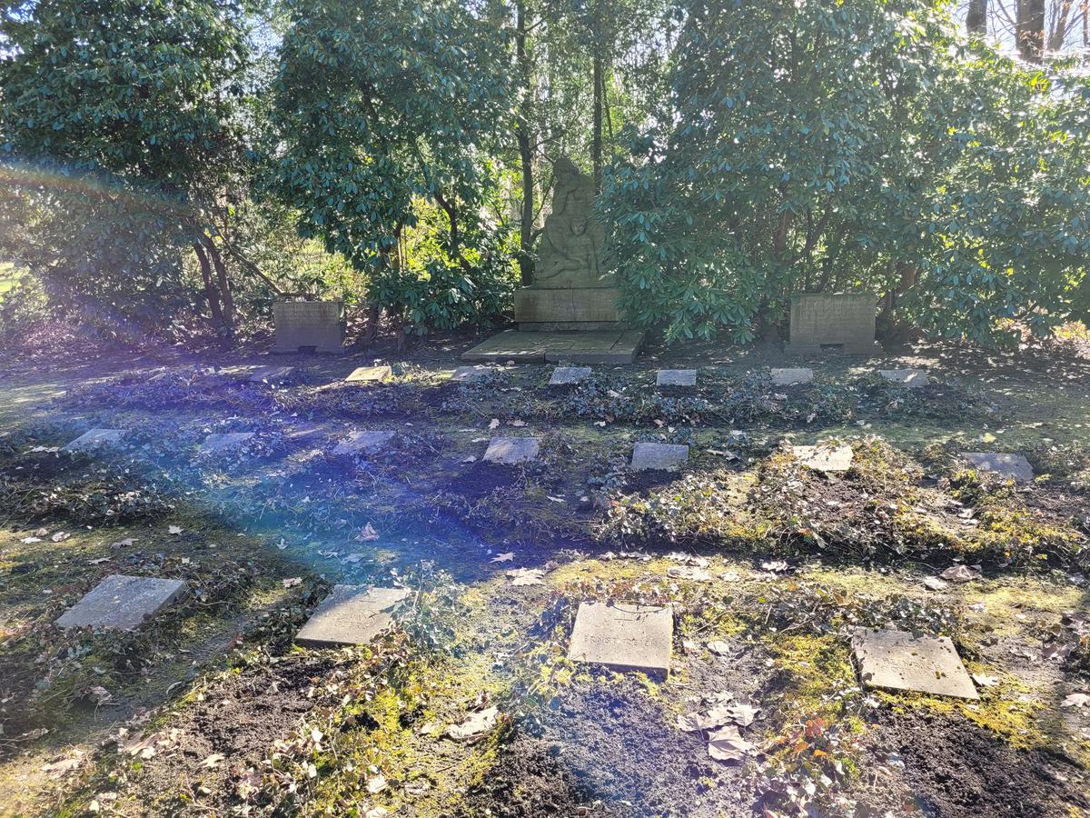 Ehren- und Grabmal für Opfer des Grubenunglücks vom 16.5.1925