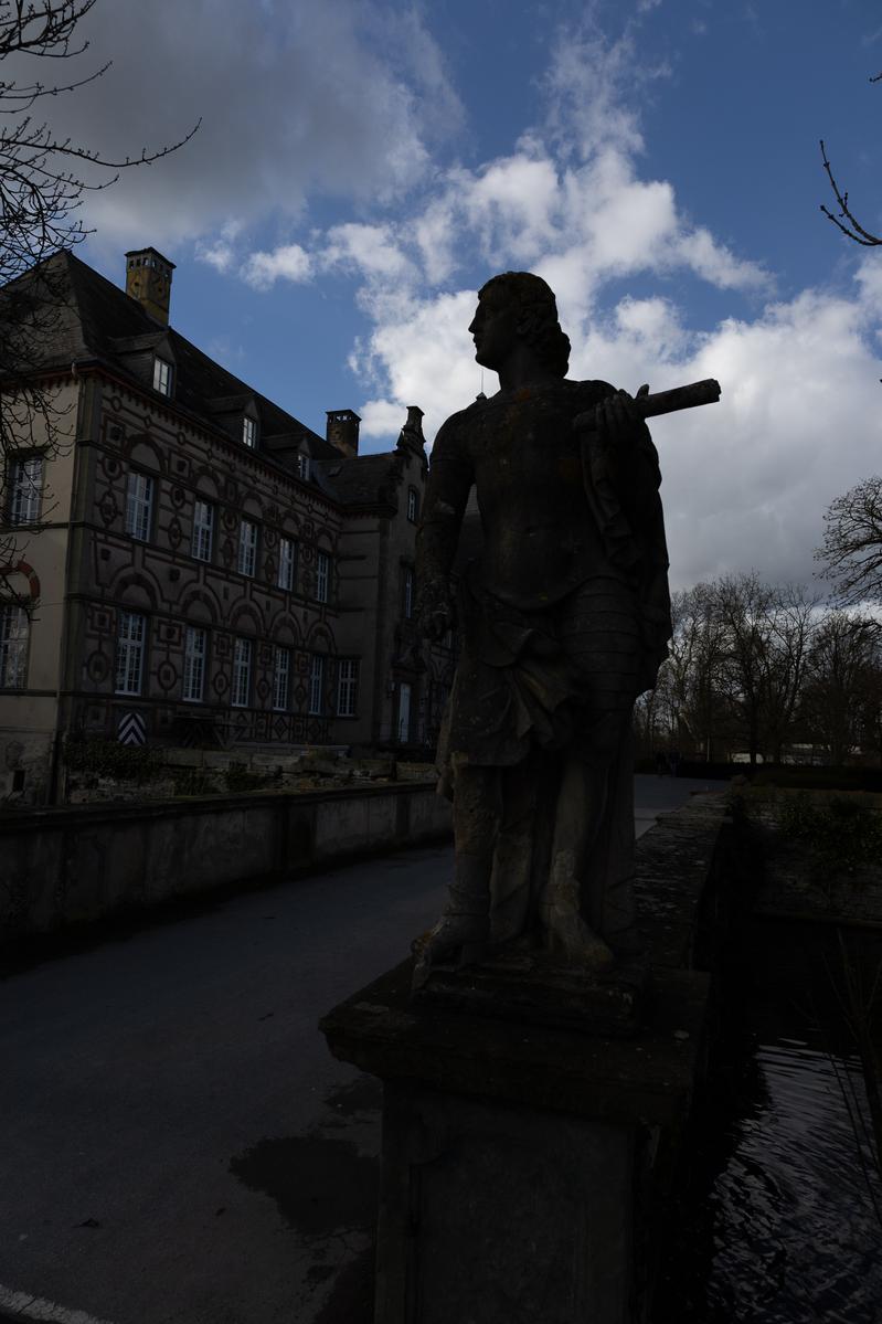Skulpturen am Schloss Overhagen
