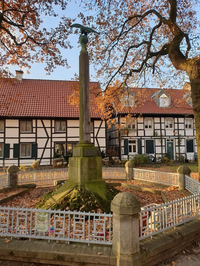 Kriegerdenkmal in Brechten, Gefallene 1866, 1870-71, 1914-1918 und 1939-1945