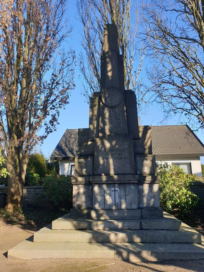 Kriegerdenkmal in Bodelschwingh, Gefallene 1813-1814, 1870-1871, 1914-1918 und 1939-1945