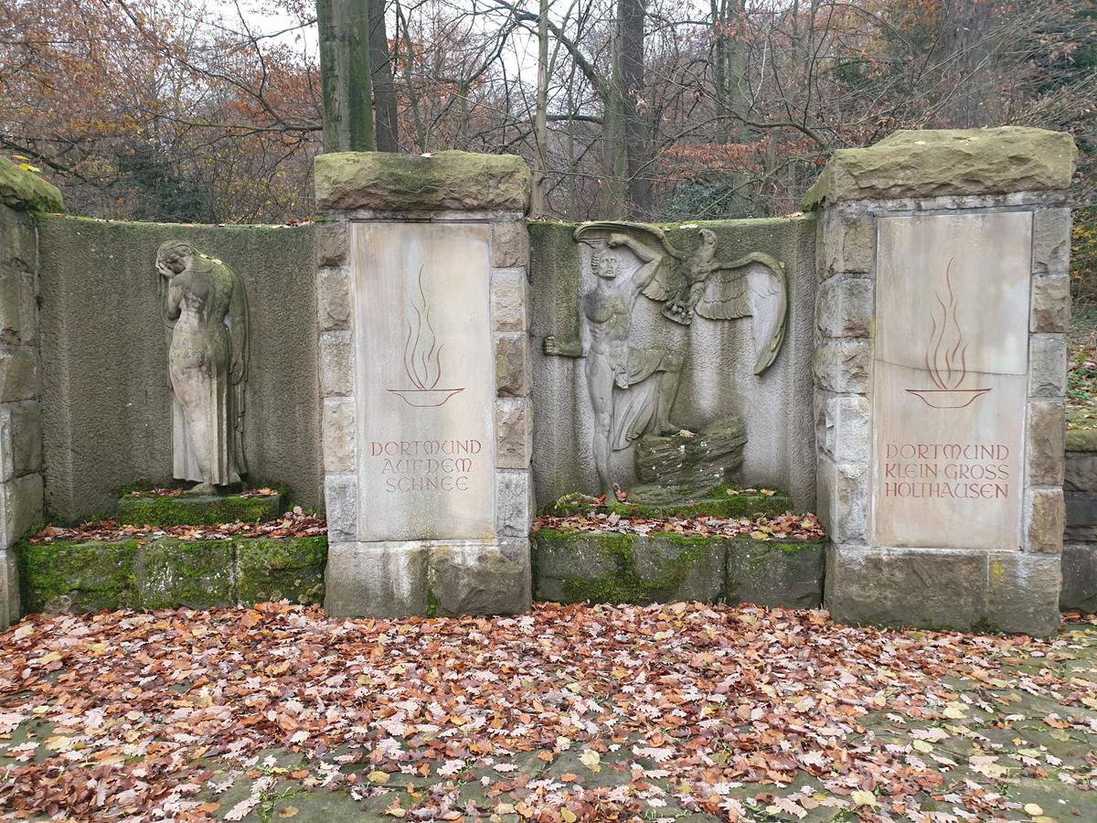 Kriegerdenkmal in Großholthausen, Gefallene 1914-1918 und 1939-1945