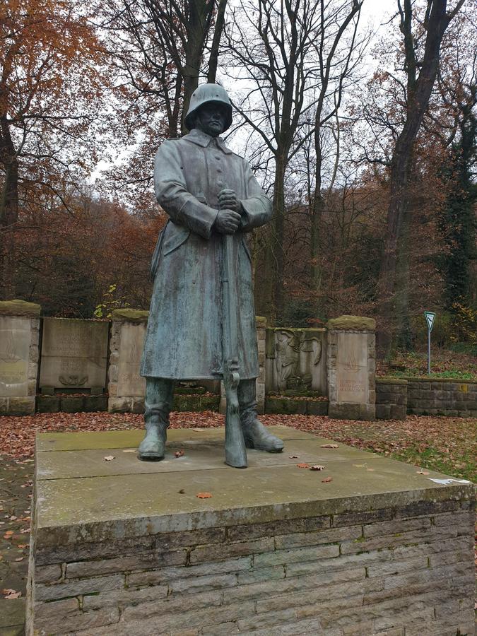 Kriegerdenkmal in Großholthausen, Gefallene 1914-1918 und 1939-1945