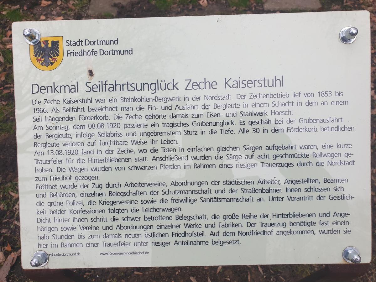 Ehren- und Grabmal für die Opfer des Grubenunglücks am 8.8.1920