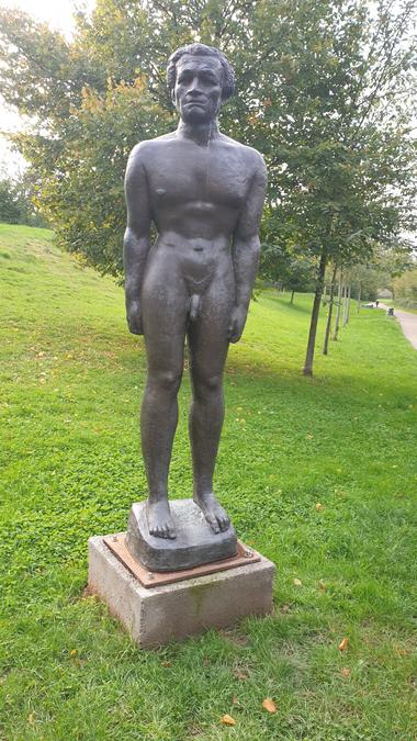 Stehender Mann
