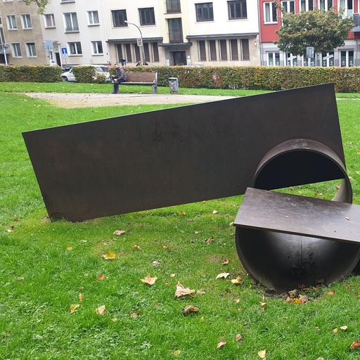 Liegende Zylinderskulptur II (Große Zylinderskulptur II) von Heinz-Günter Prager