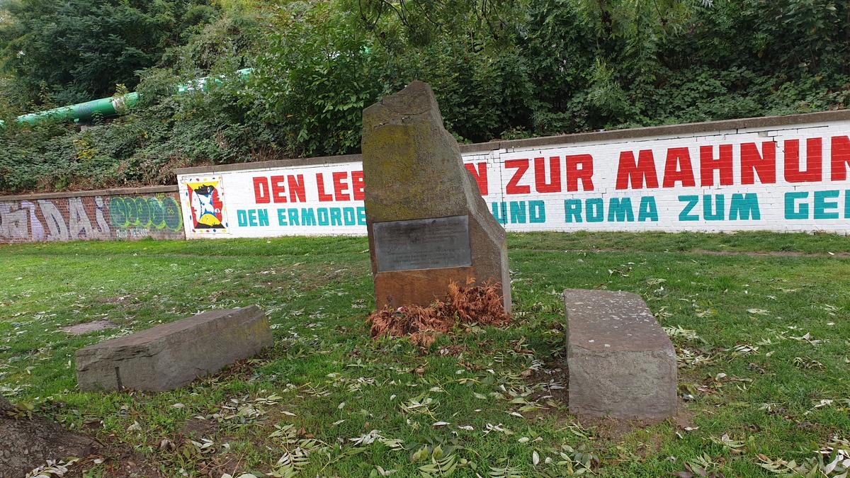 Gedenkstein für die Deportation von Sinti und Roma