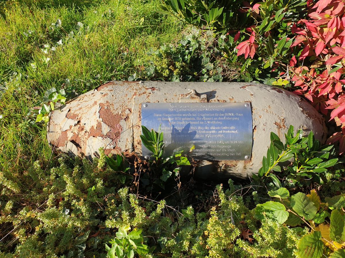 Mahnmal zum Gedenken an Fliegerbombenangriffe auf Dortmund 1939/1945