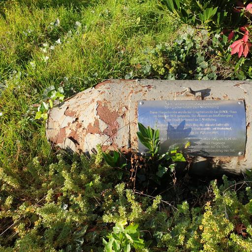 Mahnmal zum Gedenken an Fliegerbombenangriffe auf Dortmund 1939/1945 von Künstler:in unbekannt