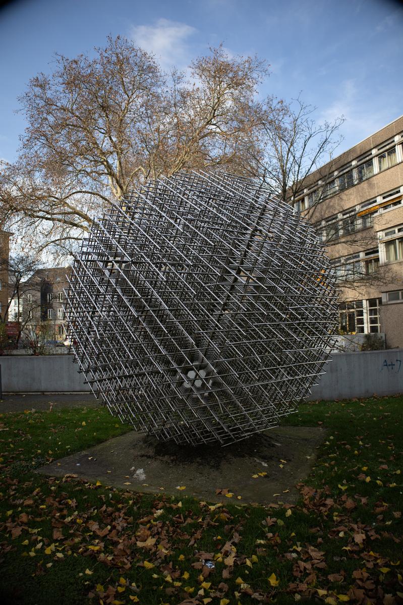 Sphère Trames (Gitterkugel)