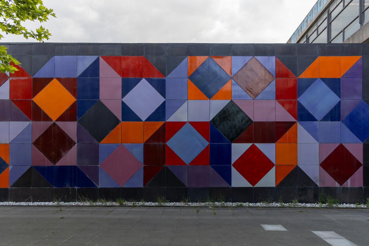 Ohne Titel (Keramikwand)