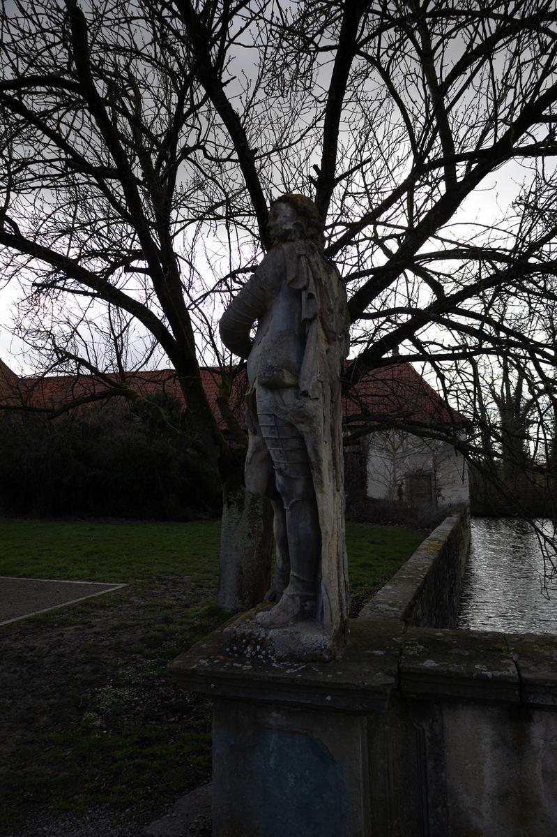 Skulpturen am Schloss Overhagen