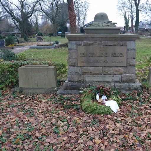 Kriegerehrenmal 1864/1866, 1870/1871, 1914/1918 von Firma Ludwig Burkhardt