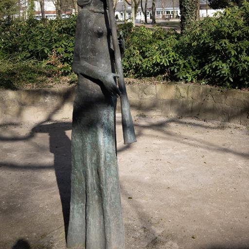 Flötenspielerin von Bernhard Kleinhans