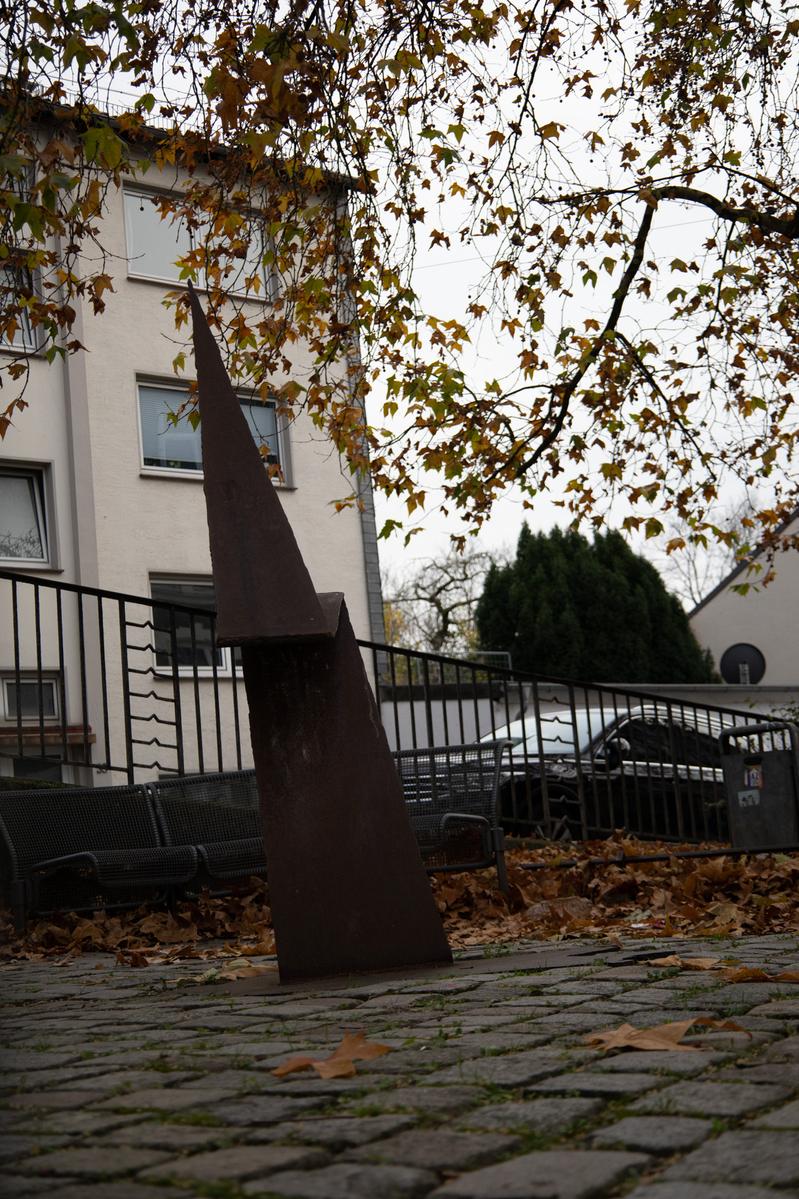Der Blitz von unten (Denkmal für die Märzgefallenen)