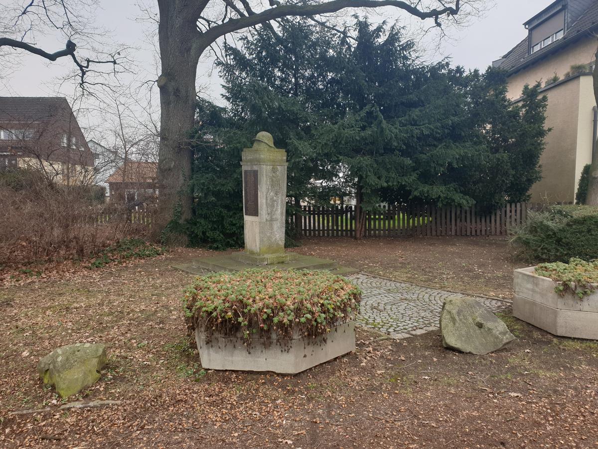 Kriegerdenkmal in Scharnhorst, Gefallene 1914-1918 und 1939-1945