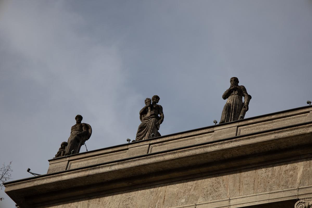 Die acht Beigeordneten