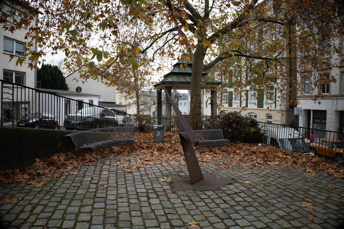 Der Blitz von unten (Denkmal für die Märzgefallenen)