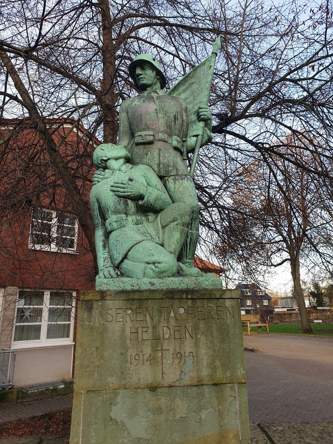 Kriegerdenkmal Huckarde, Gefallene 1914-1918 und 1939-1945