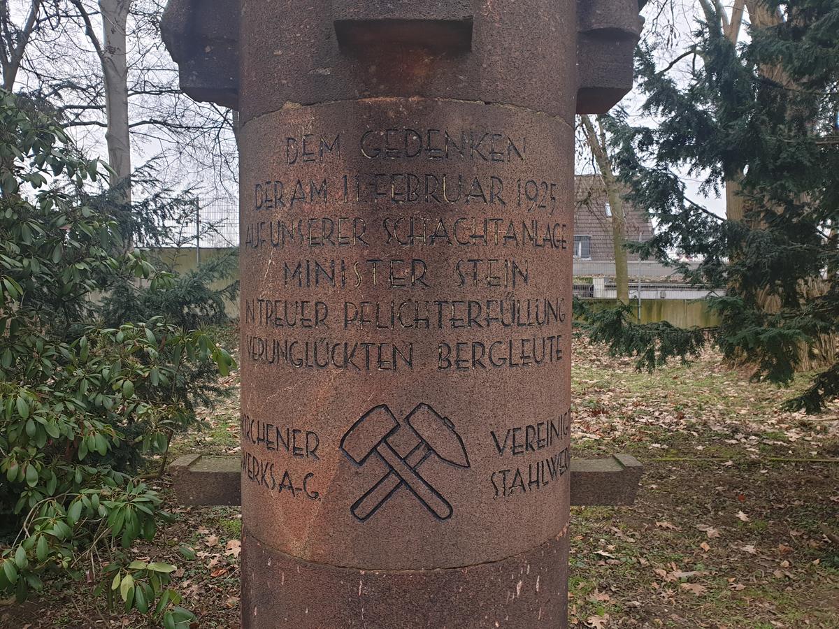 Grab- und Ehrenmal für die Opfer des Grubenunglücks auf der Zeche Minister Stein