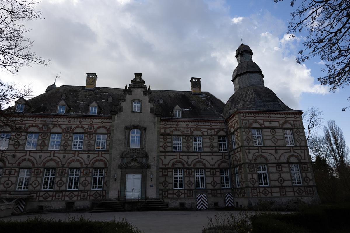 Skulpturen am Schloss Overhagen