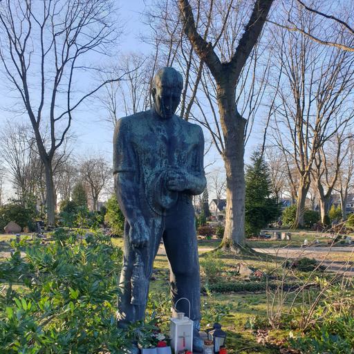 Grab- und Gedenkmal für die Opfer eines Grubenunglücks von 1935 von Wilhelm Wulff