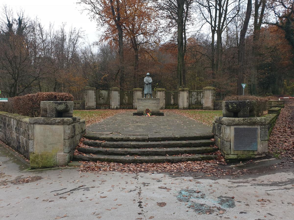 Kriegerdenkmal in Großholthausen, Gefallene 1914-1918 und 1939-1945