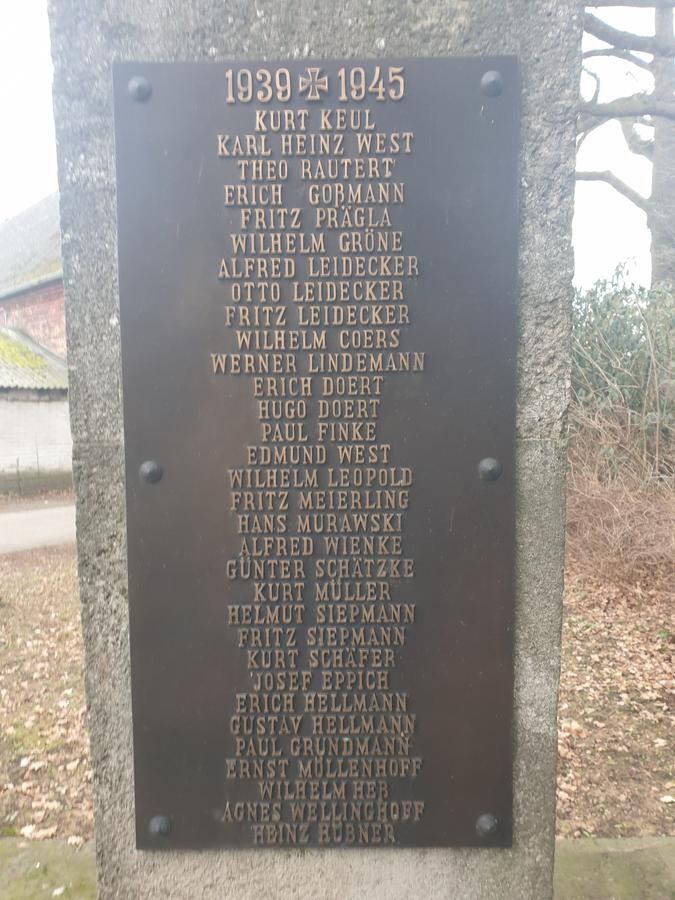 Kriegerdenkmal in Scharnhorst, Gefallene 1914-1918 und 1939-1945
