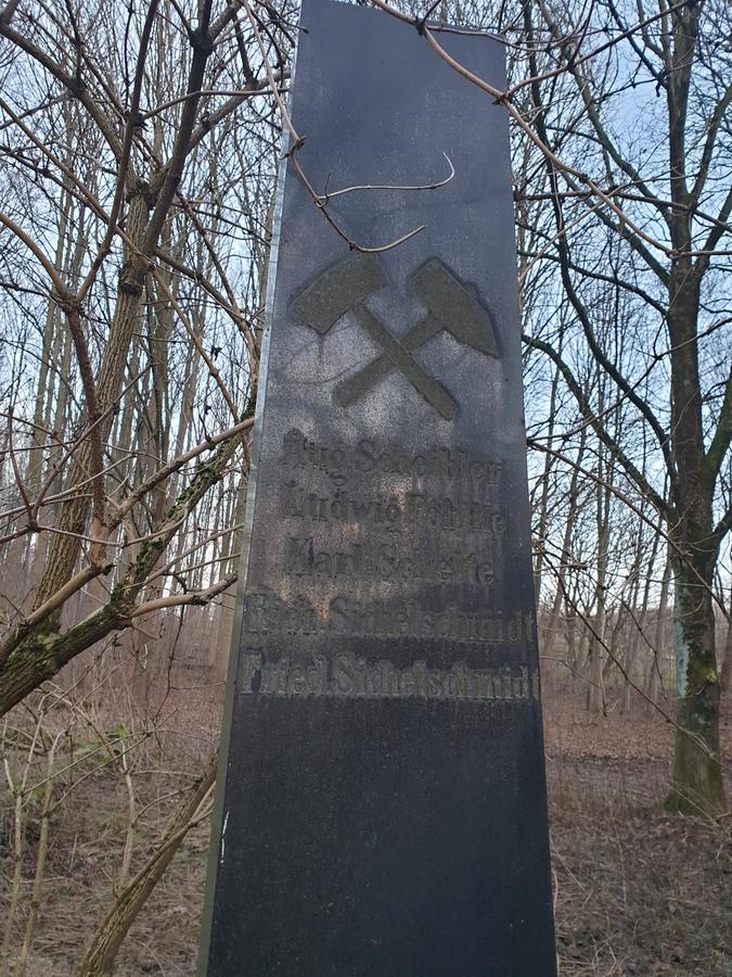 Ehrenmal für die Opfer des Grubenunglücks am 22.5.1898