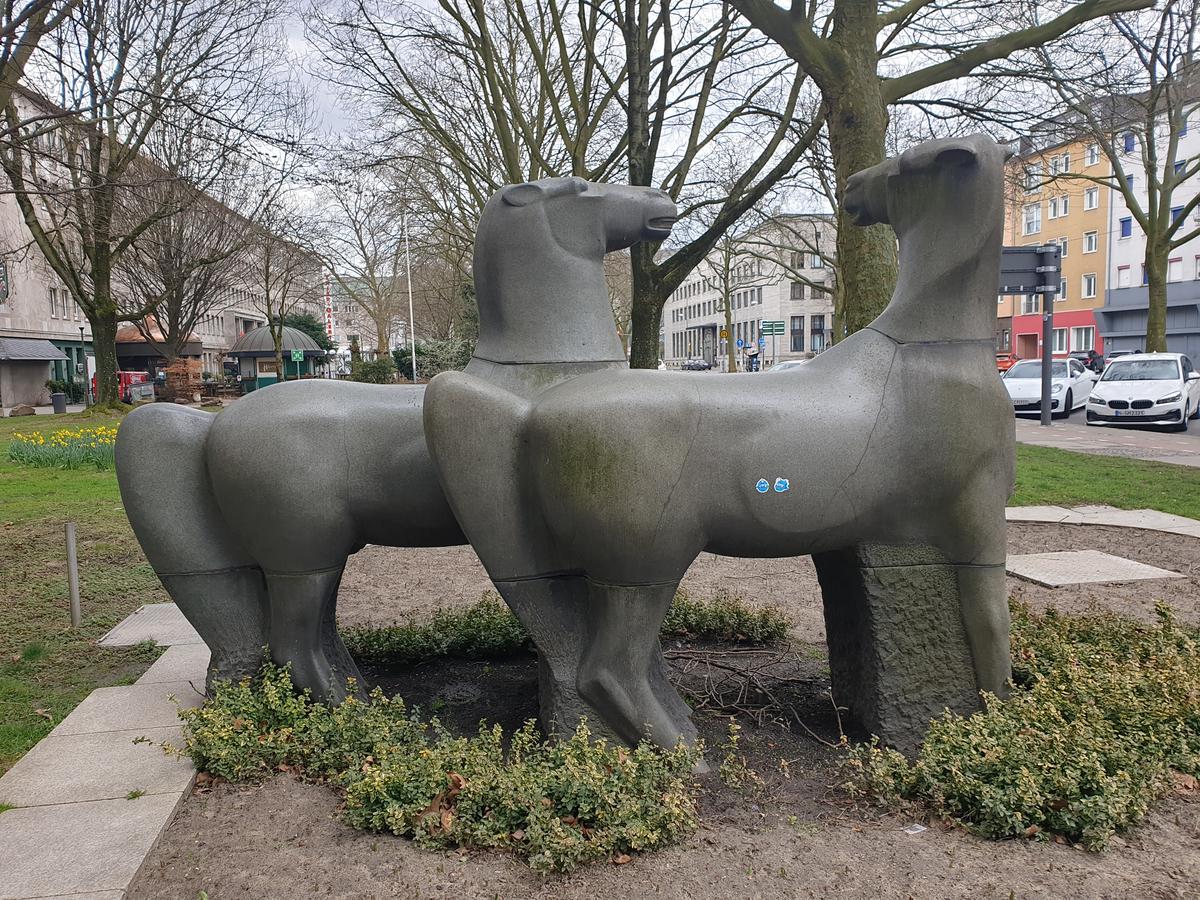 Zwei Pferde
