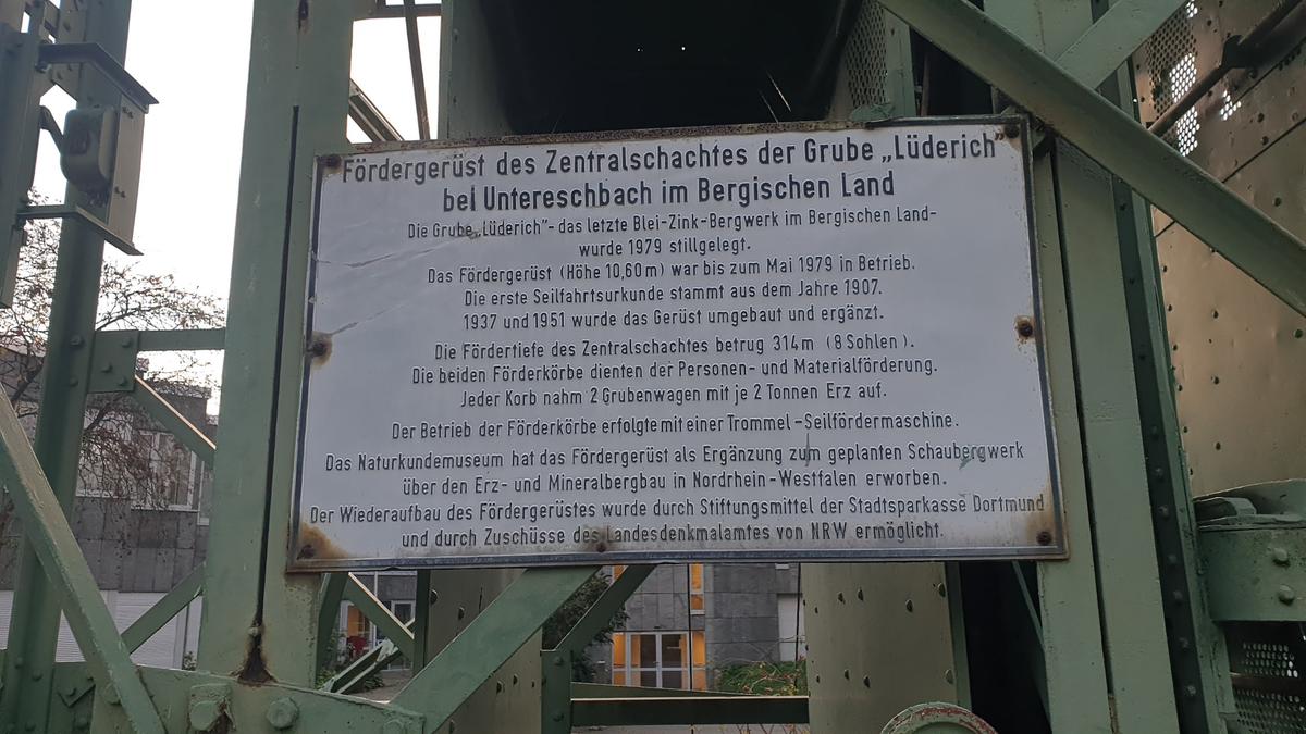 Fördergerüst des Zentralschachtes der Grube Lüderich (Industriedenkmal)
