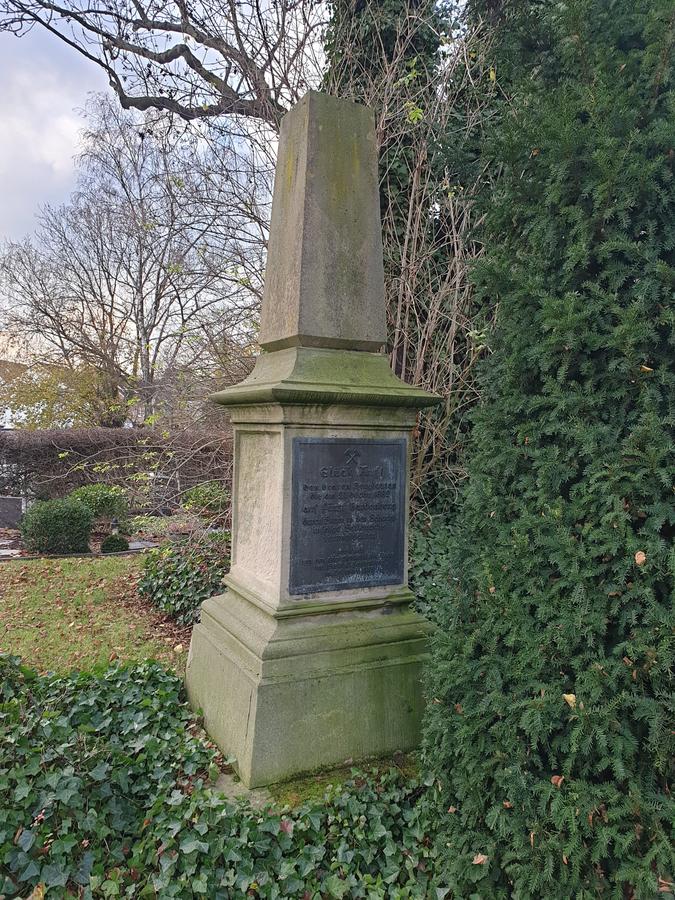 Ehren- und Grabmal für die Opfer des Grubenunglücks am 21. Dezember 1882 auf Zeche Fürst Hardenberg