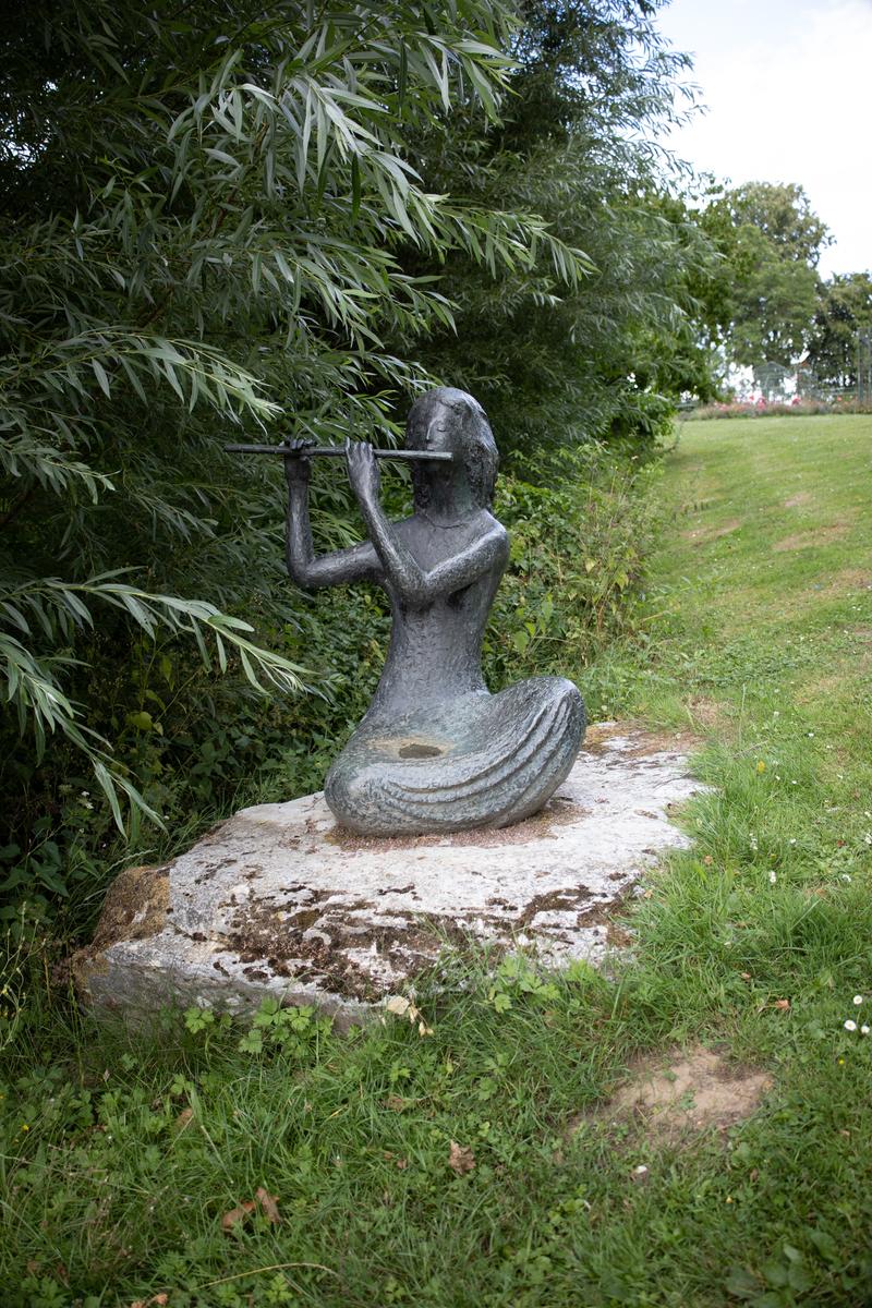 Flötenspielerin