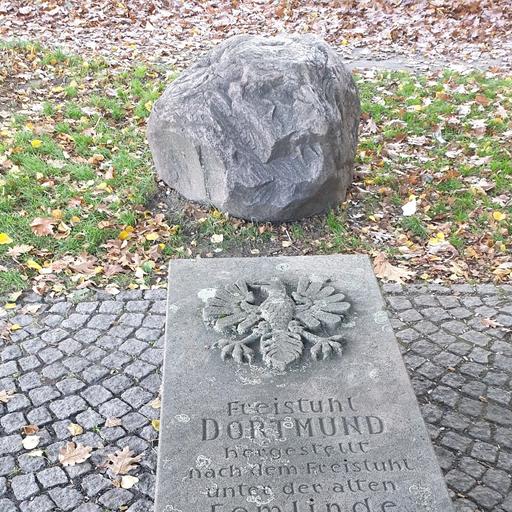 Freistuhl an der Femlinde von Künstler:in unbekannt