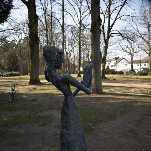Große Lesende von Bernhard Kleinhans