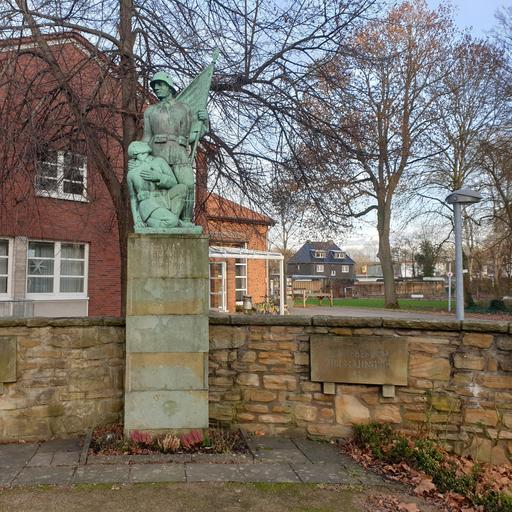 Kriegerdenkmal Huckarde, Gefallene 1914-1918 und 1939-1945 von Ferdinand Flosdorf