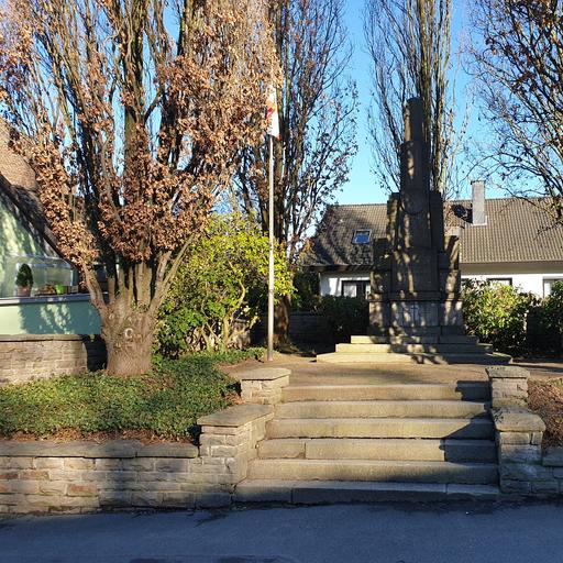 Kriegerdenkmal in Bodelschwingh, Gefallene 1813-1814, 1870-1871, 1914-1918 und 1939-1945 von Firma H. Ochs + Weitere