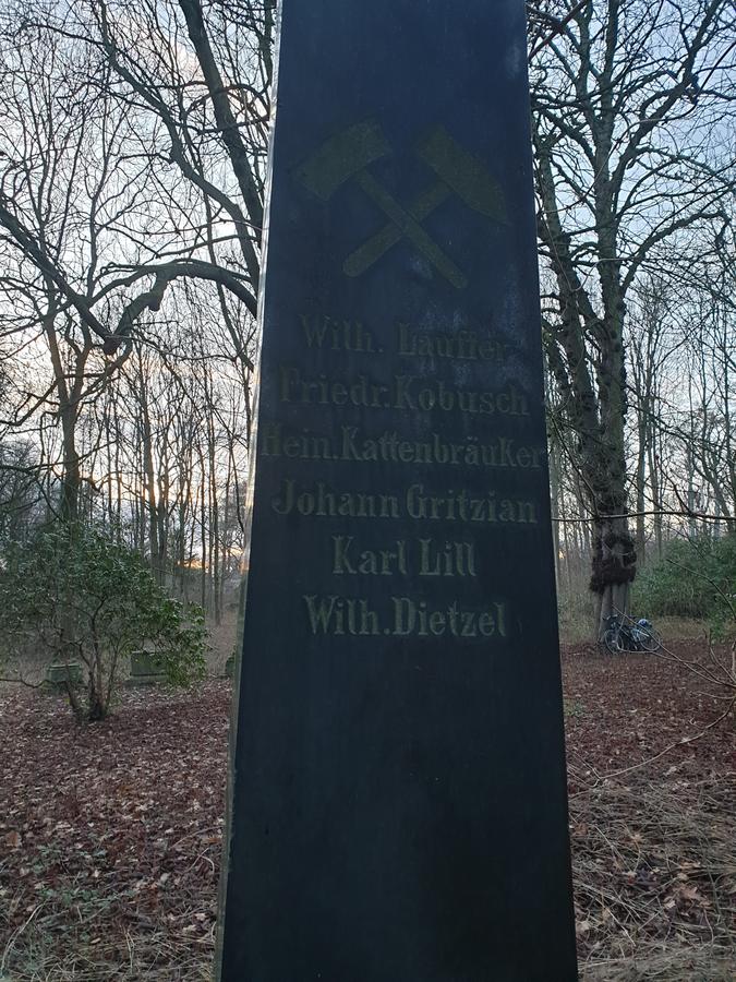 Ehrenmal für die Opfer des Grubenunglücks am 22.5.1898