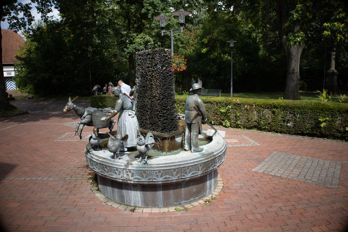 Geschichtsbrunnen Bad Sassendorf (Bonifatiusbrunnen)