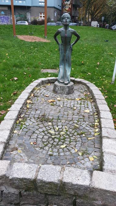 Speiender Knabe