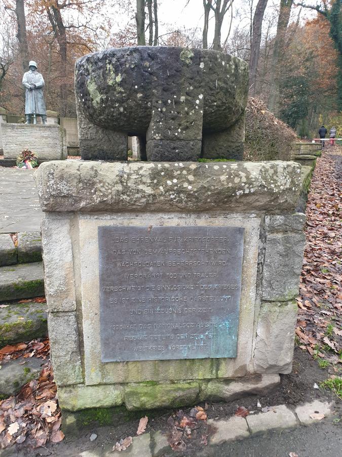 Kriegerdenkmal in Großholthausen, Gefallene 1914-1918 und 1939-1945