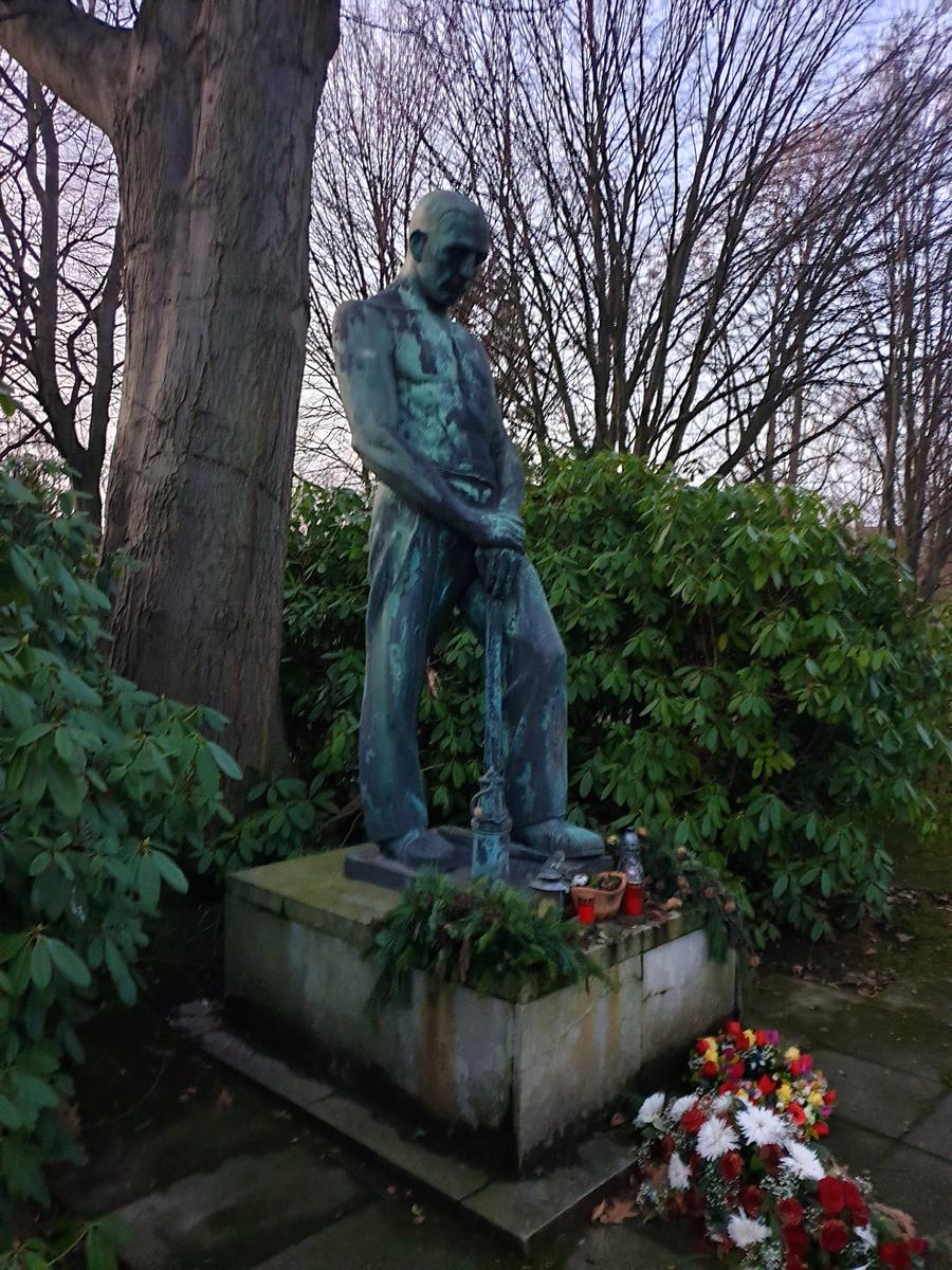 Ehren- und Grabmal für Opfer der Grubenunglücke vom 4.7.1940, 16.3.1944 und 22.3.1979