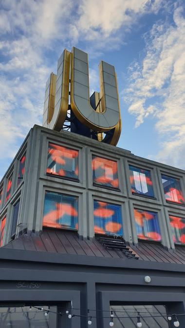 Fliegende Bilder (U-Turm Bilderuhr)