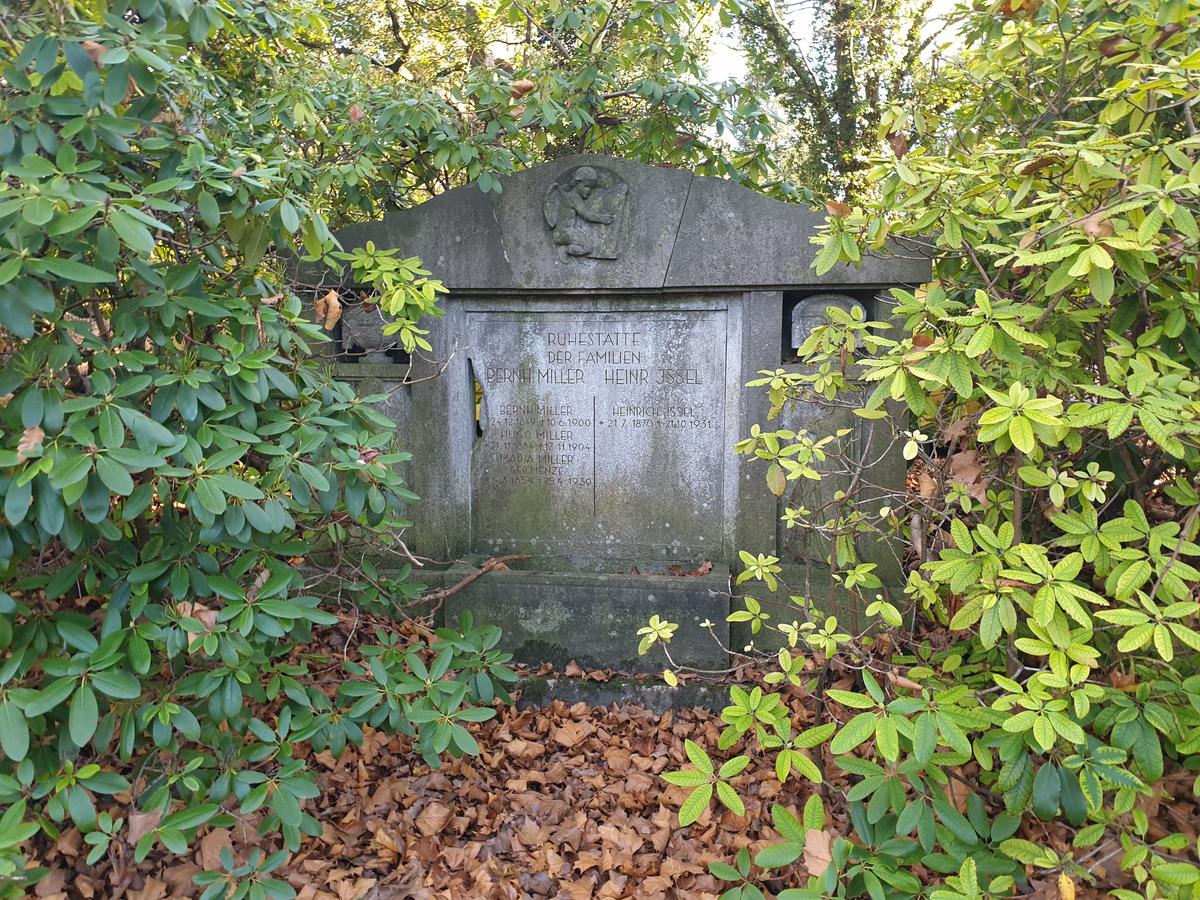 Grabmonument Familie Issel und Miller