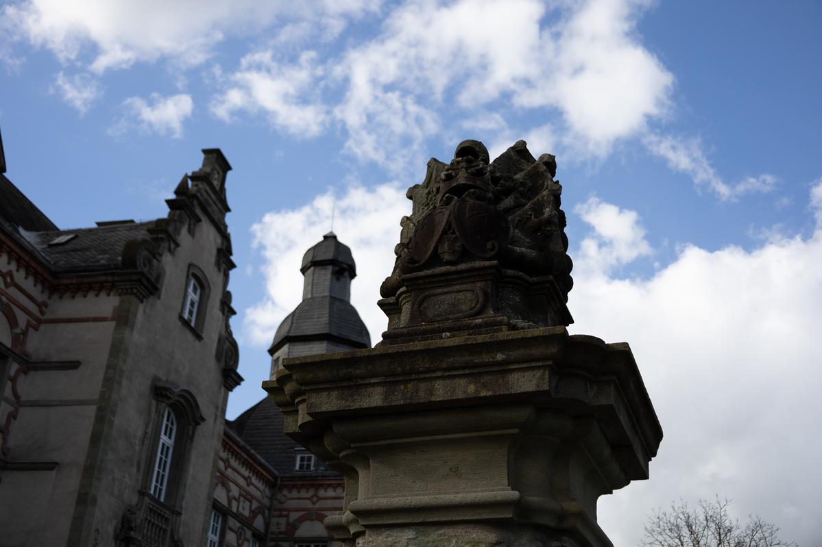 Skulpturen am Schloss Overhagen