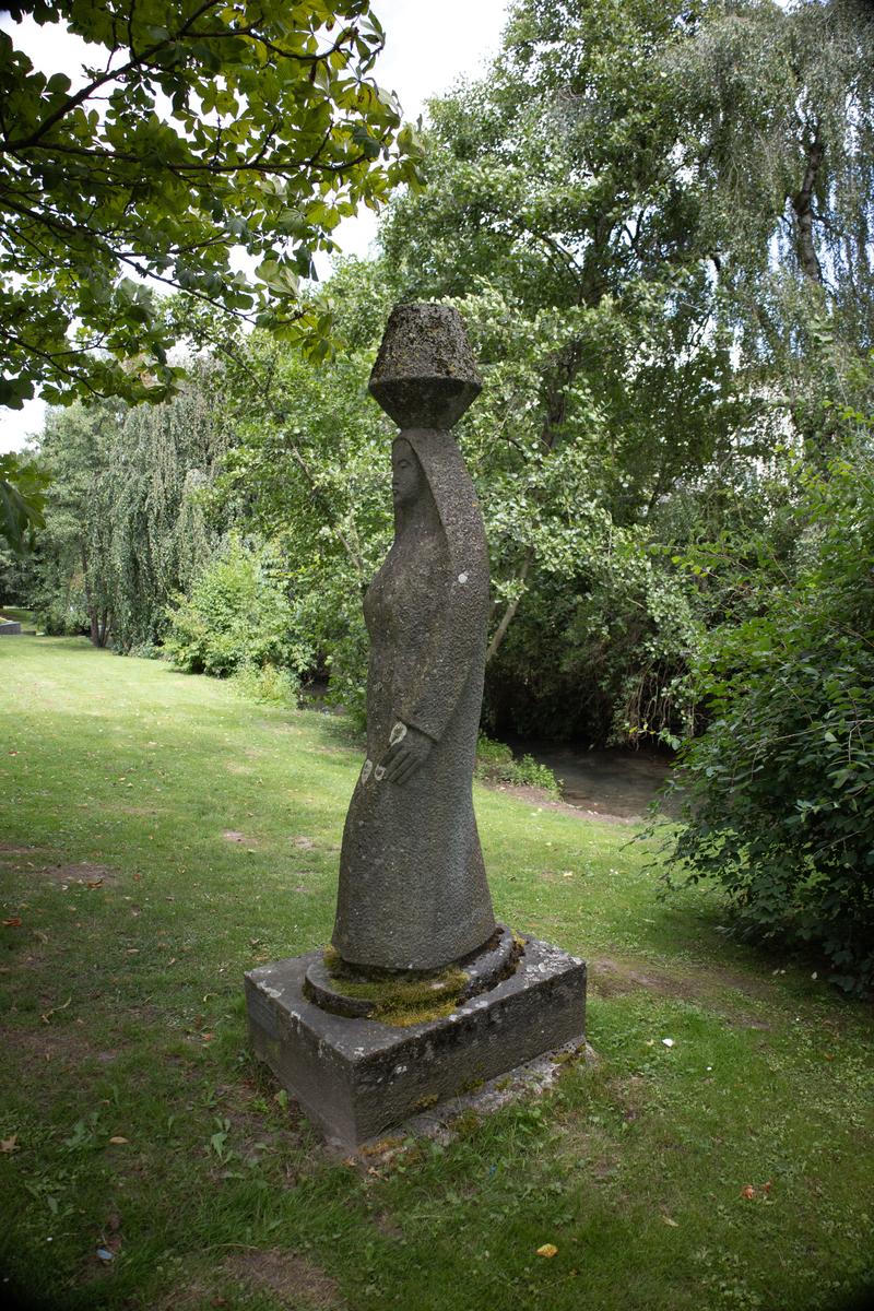 Die Wasserträgerin