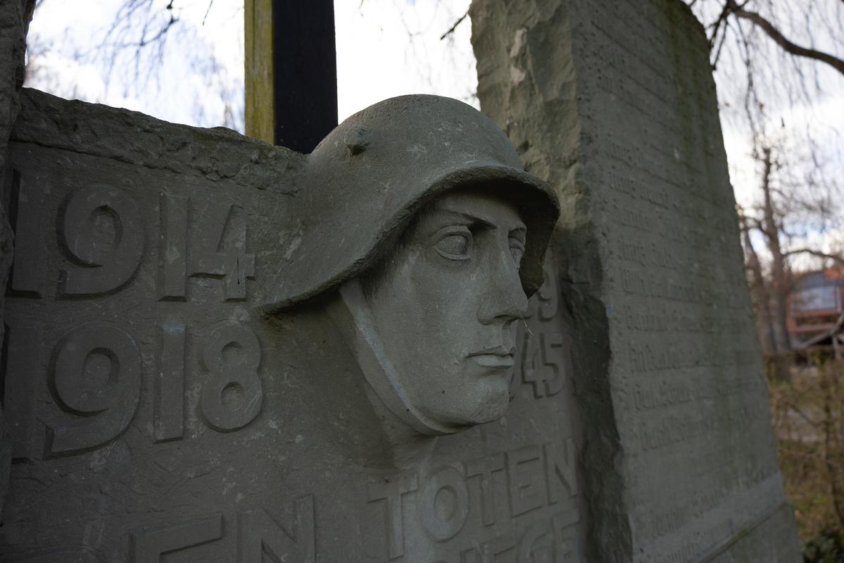 Den Toten der Kriege in Overhagen
