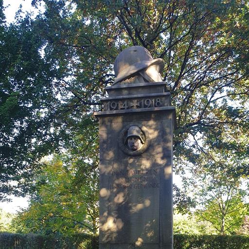 Kriegerdenkmal in Holzen, Gefallene 1914-1918 und 1939-1945 von Künstler:in unbekannt