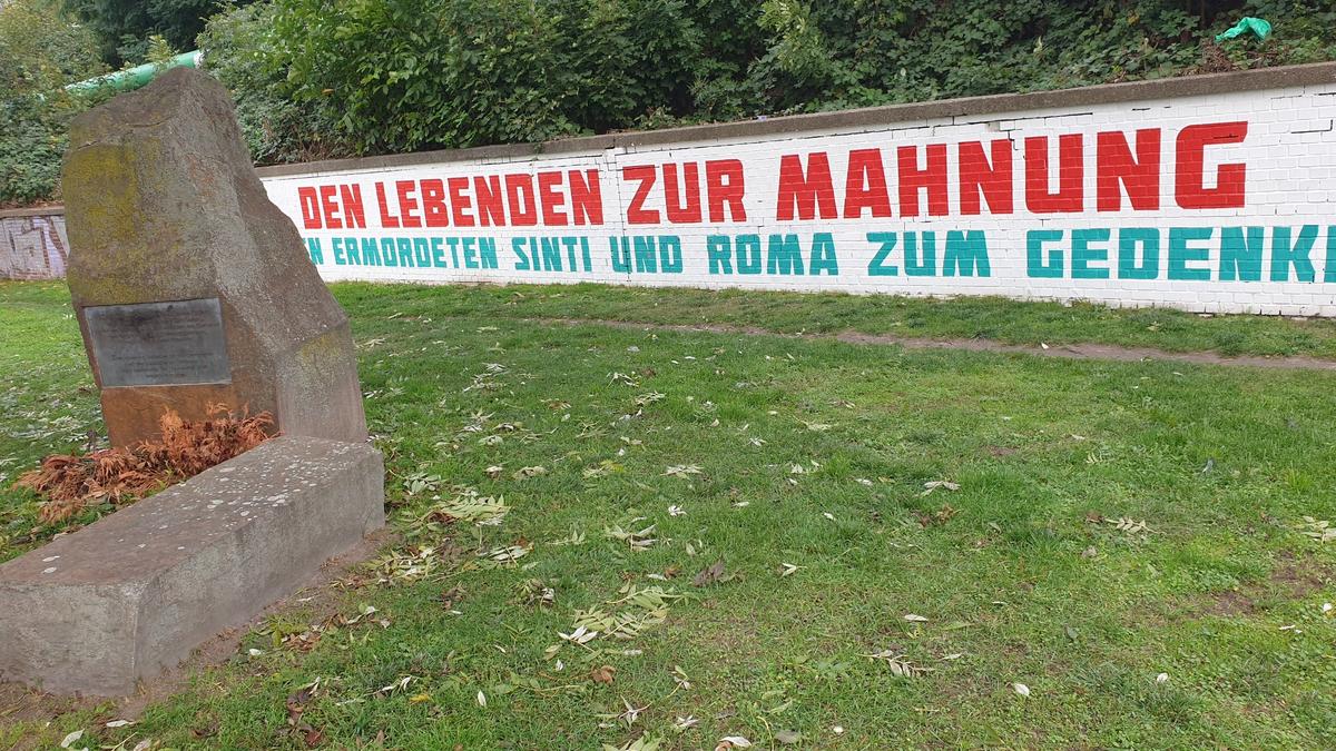 Gedenkstein für die Deportation von Sinti und Roma