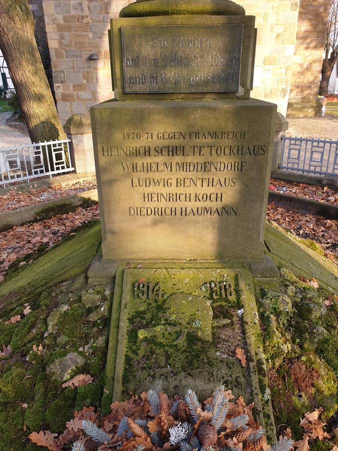 Kriegerdenkmal in Brechten, Gefallene 1866, 1870-71, 1914-1918 und 1939-1945